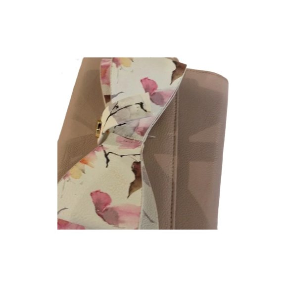 Betsy Johnson women’s cross body purse color light pink - Picture 6 of 8